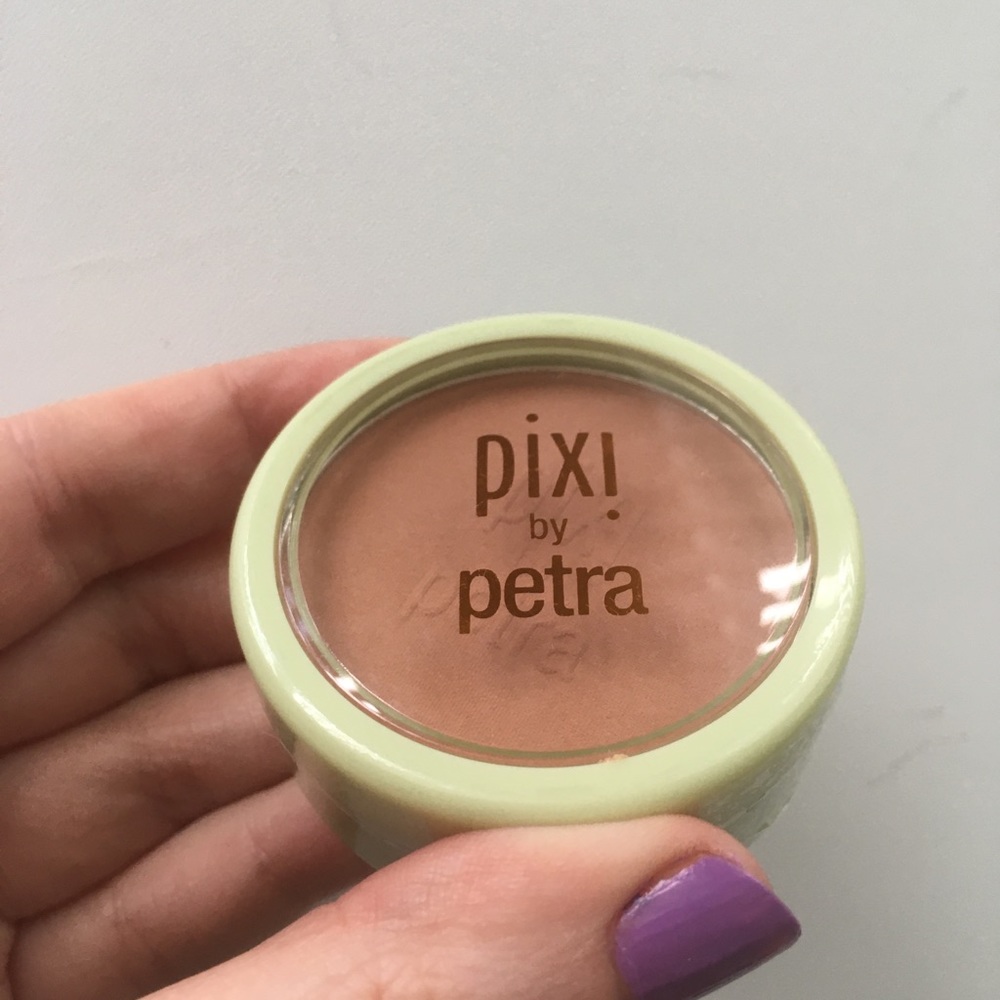 Pixie Blush in the color Petra